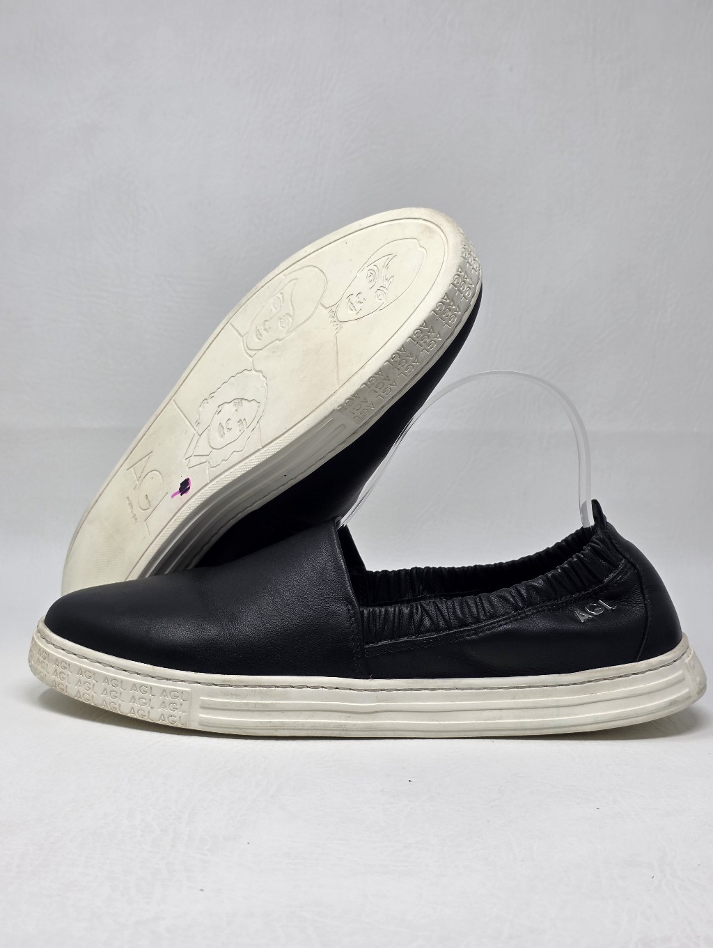 Agl Women's Size 40 Agl Suzie Slip-On Sneaker Black White Pre-Owned